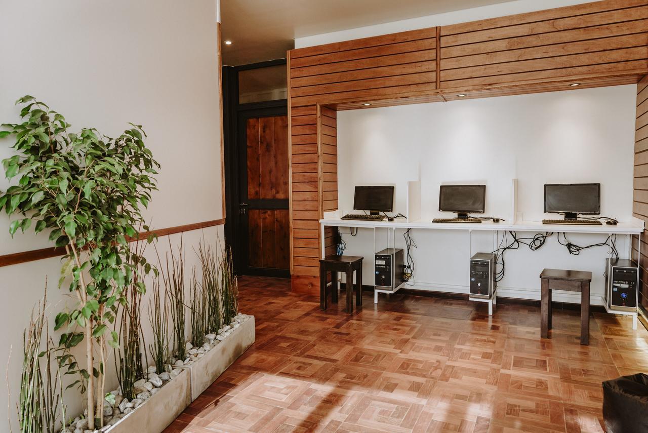 Hostel Los Troncos San Carlos de Bariloche Ngoại thất bức ảnh