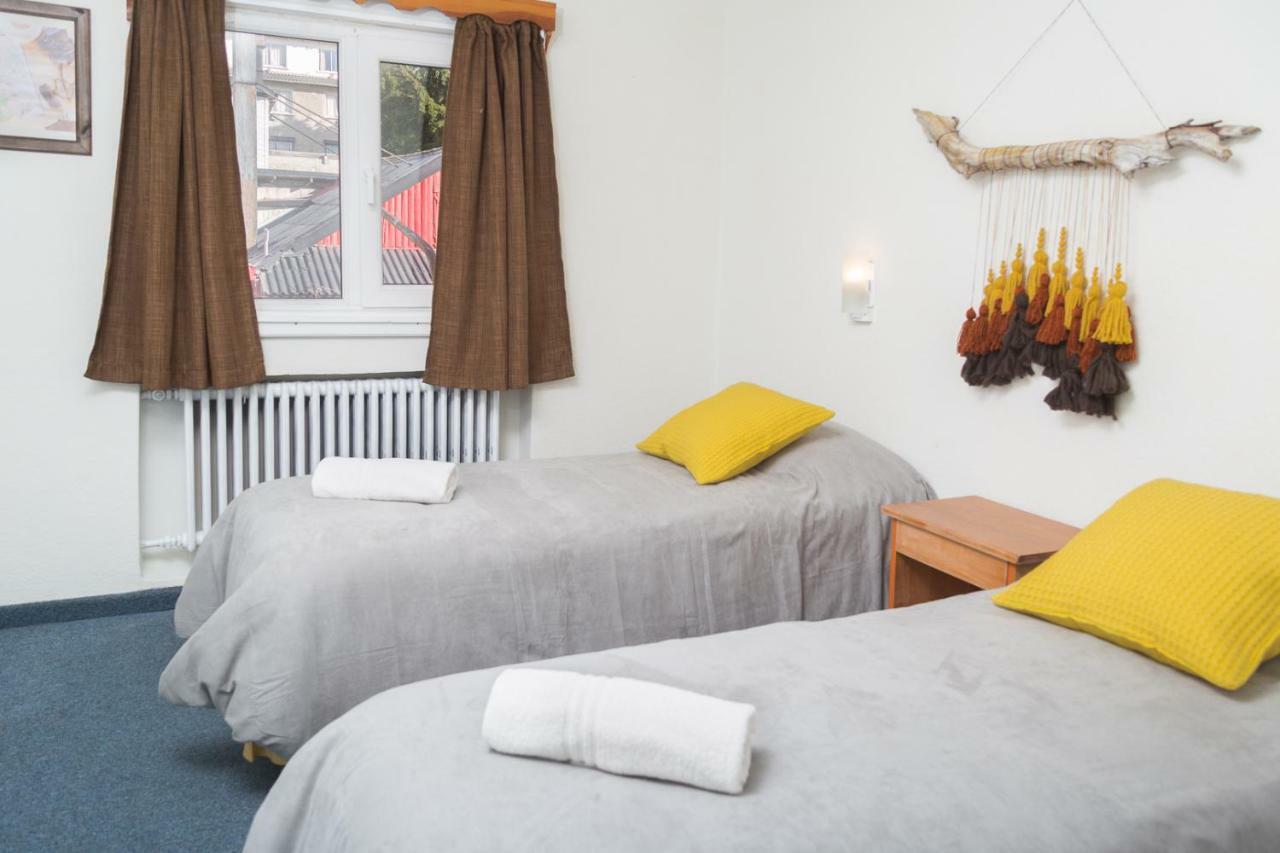 Hostel Los Troncos San Carlos de Bariloche Ngoại thất bức ảnh